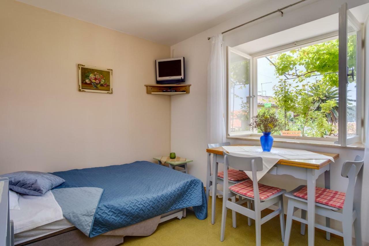 Sheshe Lägenhet Mali Lošinj Exteriör bild