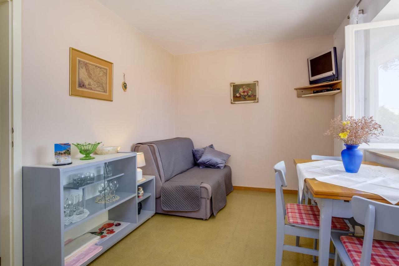Sheshe Lägenhet Mali Lošinj Exteriör bild